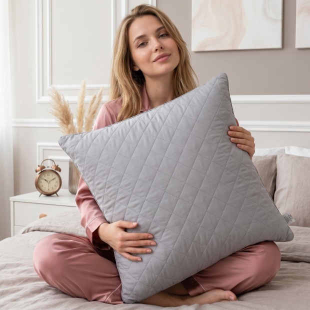 Подушка 70*70 микрофибра у/степ полиэфир(сер.), тубус