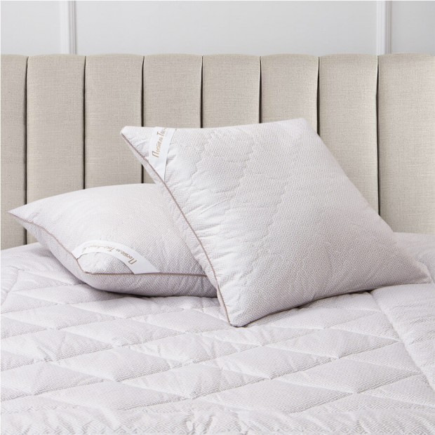 Подушка Luxe 70*70 СТОК